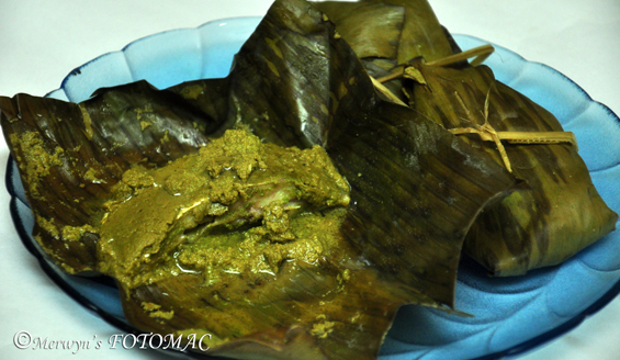 Patra ni Macchi (Steamed Fish in Banana Leaves) - Hilda's Touch Of Spice